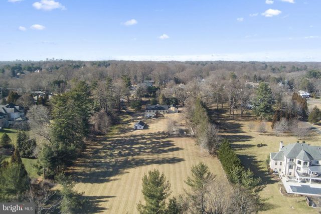 901 WALKER RD, Great Falls, VA 22066