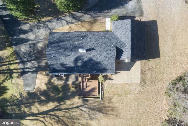 901 WALKER RD, Great Falls, VA 22066