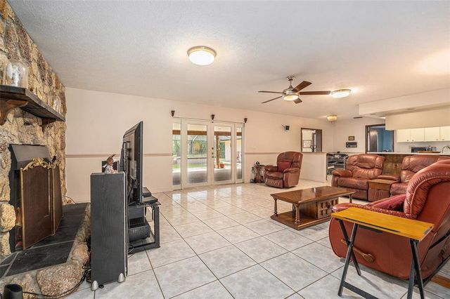 7907 PAT BOULEVARD, Tampa, FL 33615