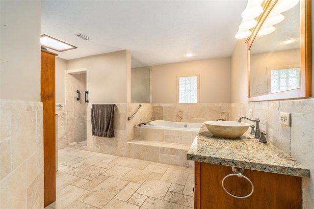 7907 PAT BOULEVARD, Tampa, FL 33615