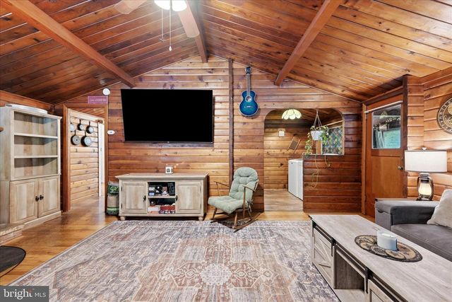200 REVENOOR RD, Harpers Ferry, WV 25425
