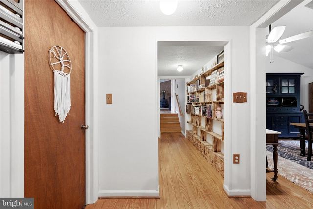 200 REVENOOR RD, Harpers Ferry, WV 25425