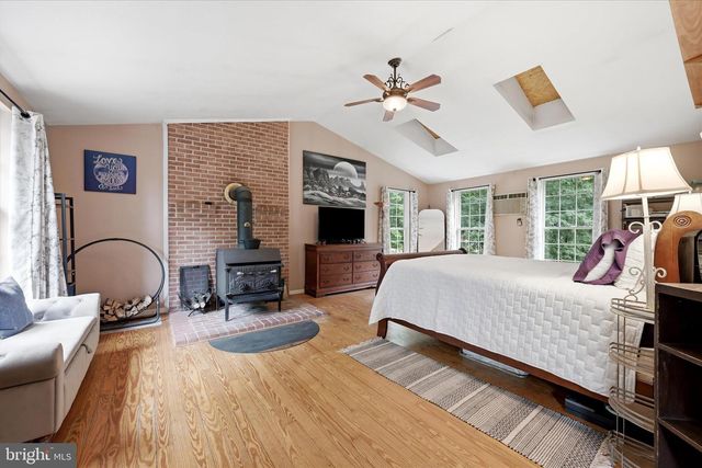 200 REVENOOR RD, Harpers Ferry, WV 25425