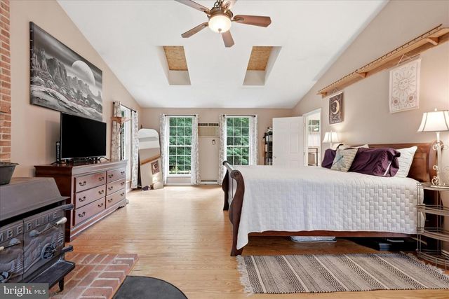 200 REVENOOR RD, Harpers Ferry, WV 25425
