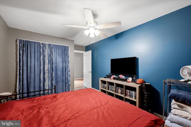 200 REVENOOR RD, Harpers Ferry, WV 25425