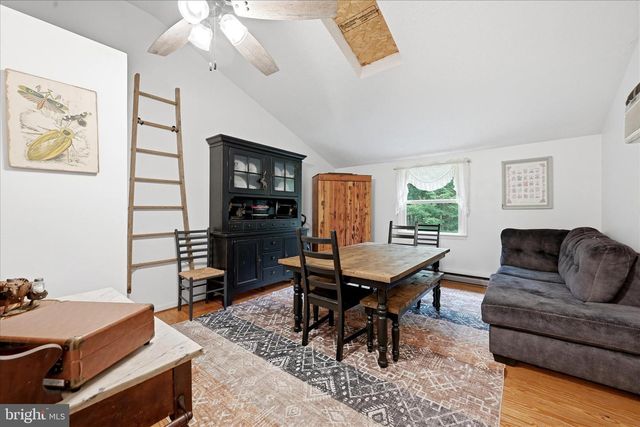 200 REVENOOR RD, Harpers Ferry, WV 25425