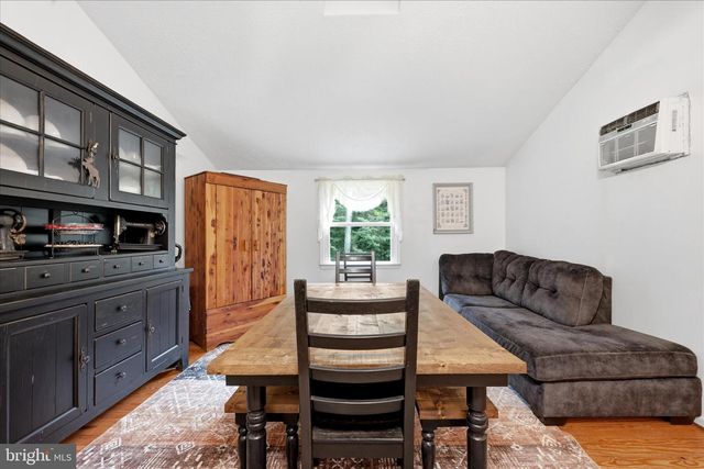 200 REVENOOR RD, Harpers Ferry, WV 25425
