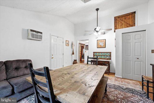 200 REVENOOR RD, Harpers Ferry, WV 25425
