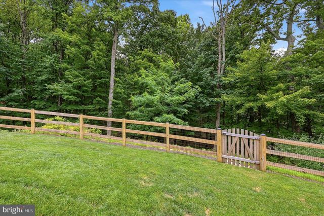 200 REVENOOR RD, Harpers Ferry, WV 25425
