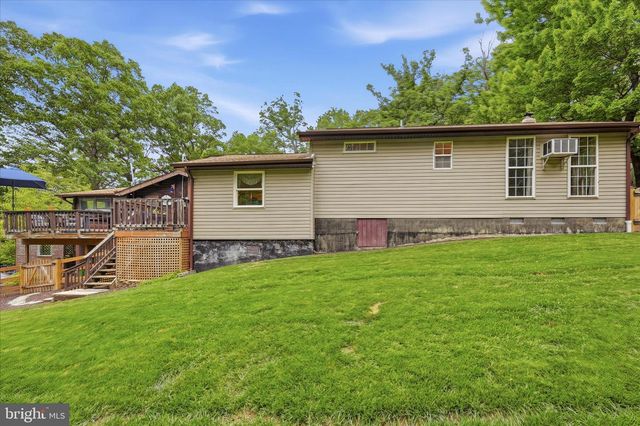 200 REVENOOR RD, Harpers Ferry, WV 25425