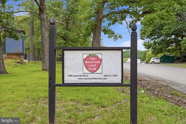 200 REVENOOR RD, Harpers Ferry, WV 25425