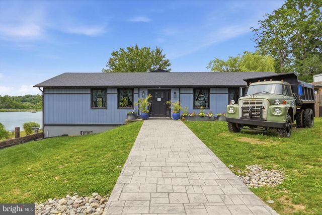 200 REVENOOR RD, Harpers Ferry, WV 25425