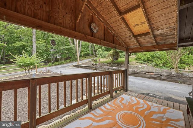 200 REVENOOR RD, Harpers Ferry, WV 25425