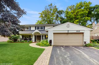 1502 S FERNANDEZ Avenue, Arlington Heights, IL 60005