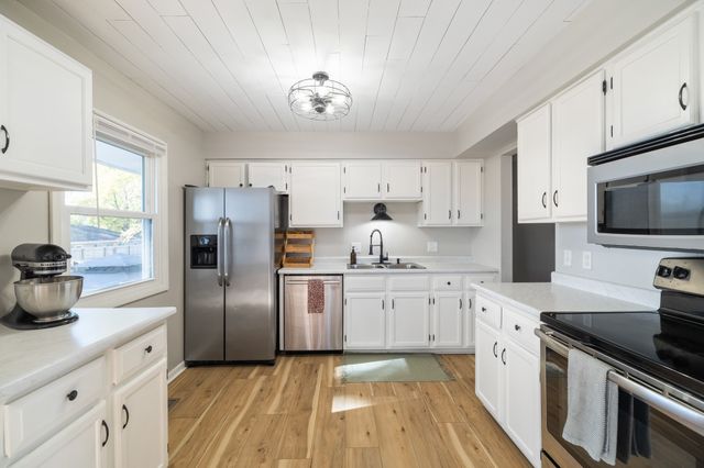 620 Parkview Lane, Carlisle, IA 50047