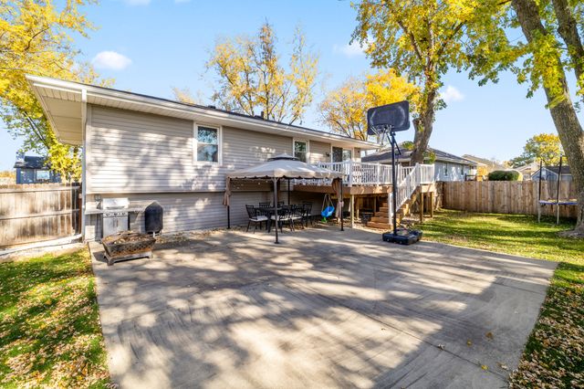 620 Parkview Lane, Carlisle, IA 50047