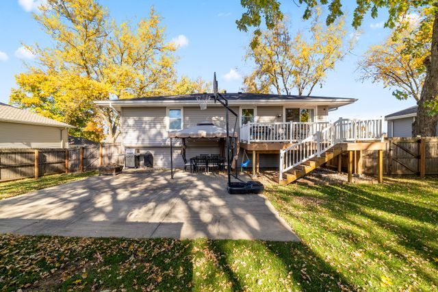 620 Parkview Lane, Carlisle, IA 50047