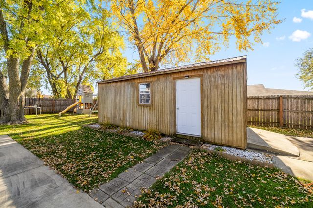 620 Parkview Lane, Carlisle, IA 50047