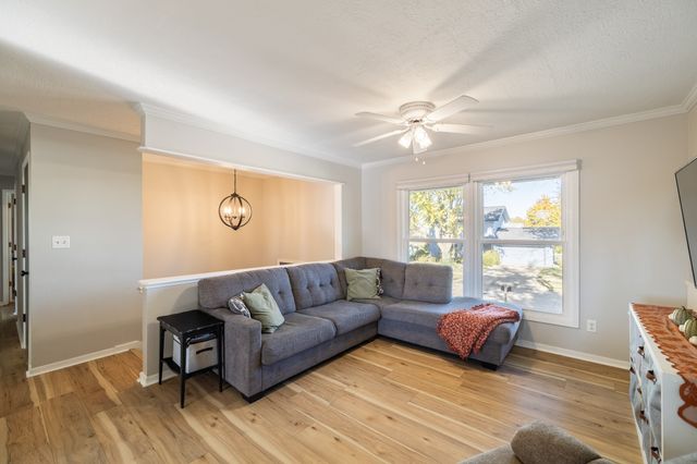 620 Parkview Lane, Carlisle, IA 50047