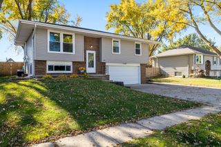 620 Parkview Lane, Carlisle, IA 50047