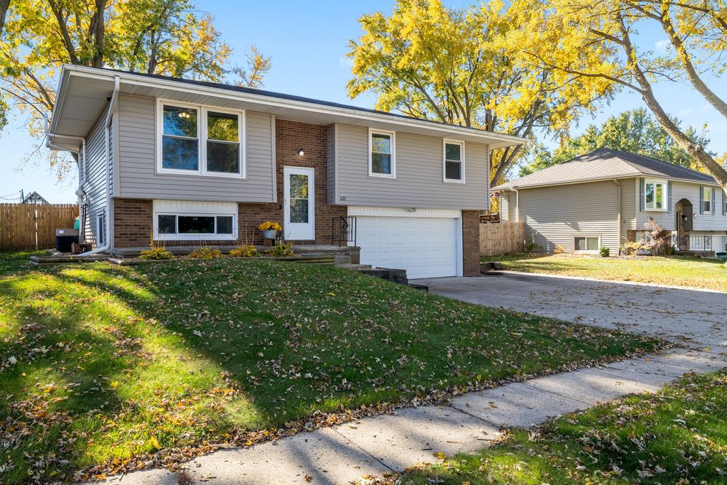 620 Parkview Lane, Carlisle, IA 50047