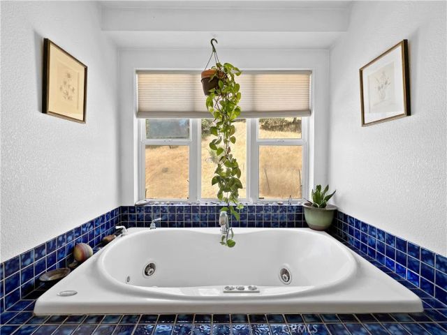 8800 Cave Creek Road, Redwood Valley, CA 95470