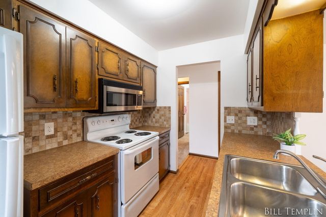 998 Village Lane, Georgetown Twp, MI 49428