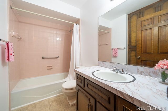 998 Village Lane, Georgetown Twp, MI 49428