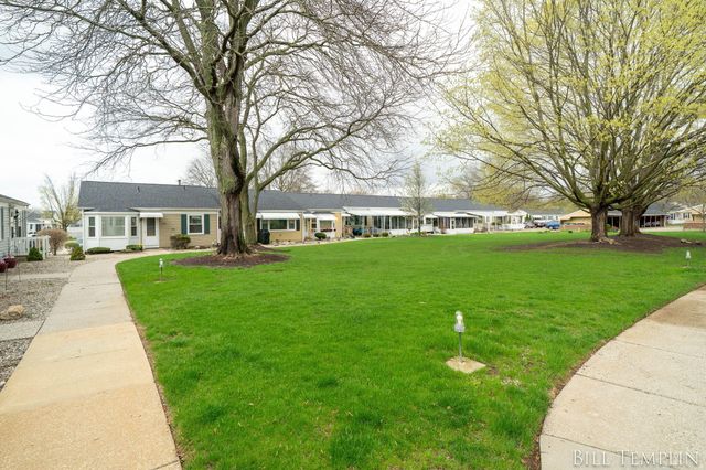 998 Village Lane, Georgetown Twp, MI 49428