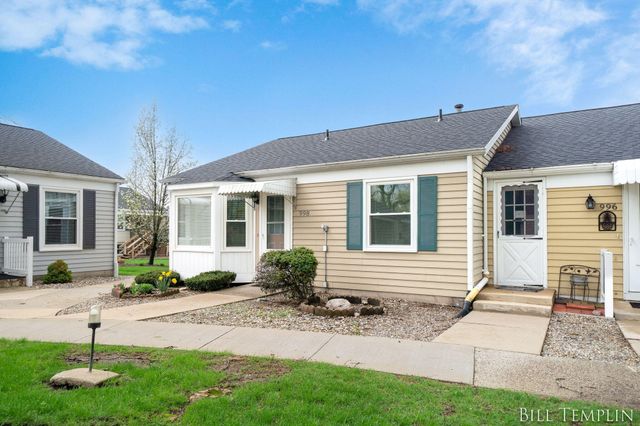 998 Village Lane, Georgetown Twp, MI 49428