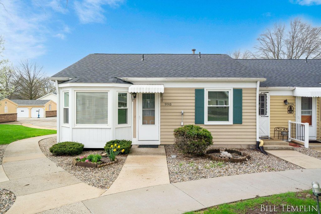 998 Village Lane, Georgetown Twp, MI 49428