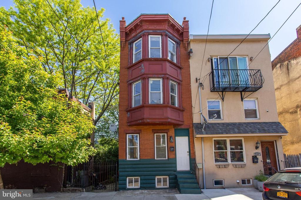 2005 E DAUPHIN ST, Philadelphia, PA 19125
