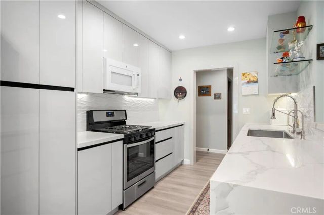 14607 Erwin 107, Van Nuys, CA 91411