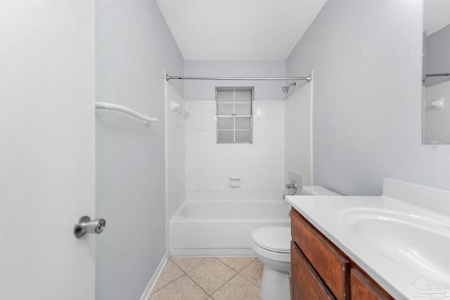 10150 Guidy Ln, Pensacola, FL 32514