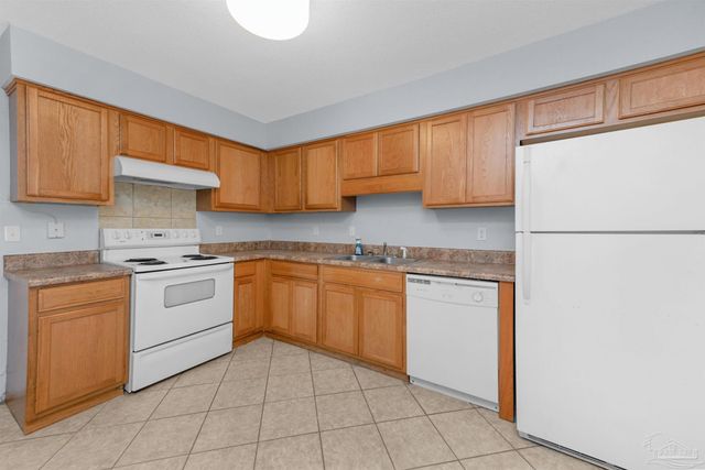 10150 Guidy Ln, Pensacola, FL 32514