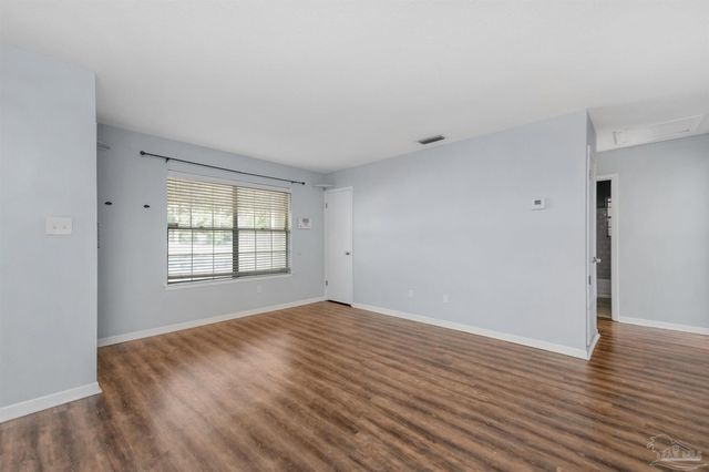 10150 Guidy Ln, Pensacola, FL 32514