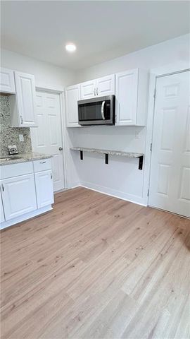 2031 Lister Avenue, Kansas City, MO 64127