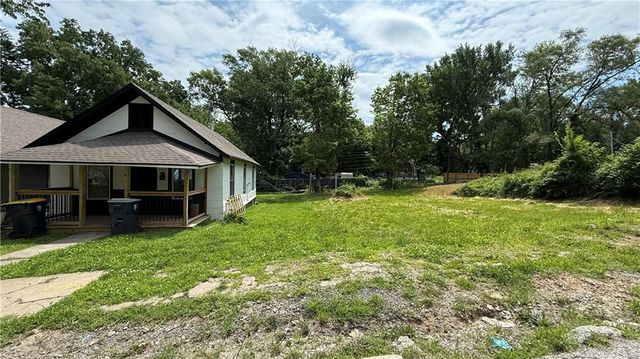 2031 Lister Avenue, Kansas City, MO 64127