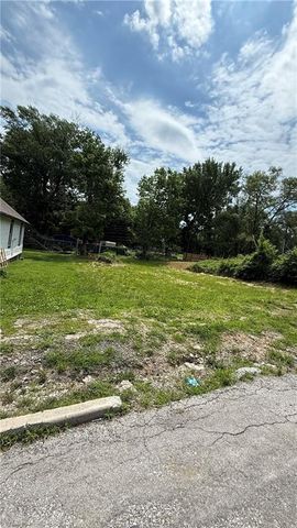 2031 Lister Avenue, Kansas City, MO 64127