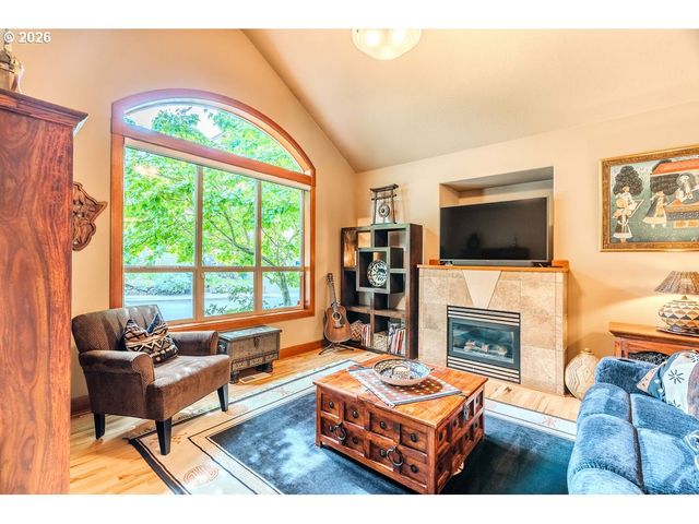 703 Se ANDERSON Ln, Gresham, OR 97080