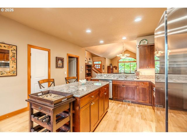 703 Se ANDERSON Ln, Gresham, OR 97080