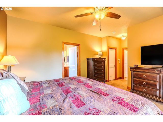 703 Se ANDERSON Ln, Gresham, OR 97080