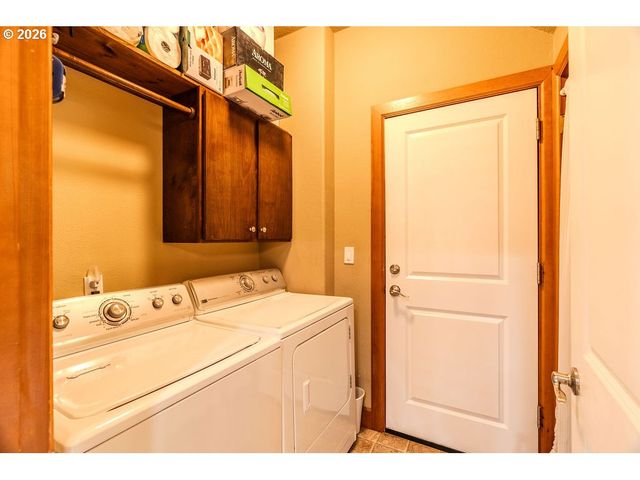 703 Se ANDERSON Ln, Gresham, OR 97080