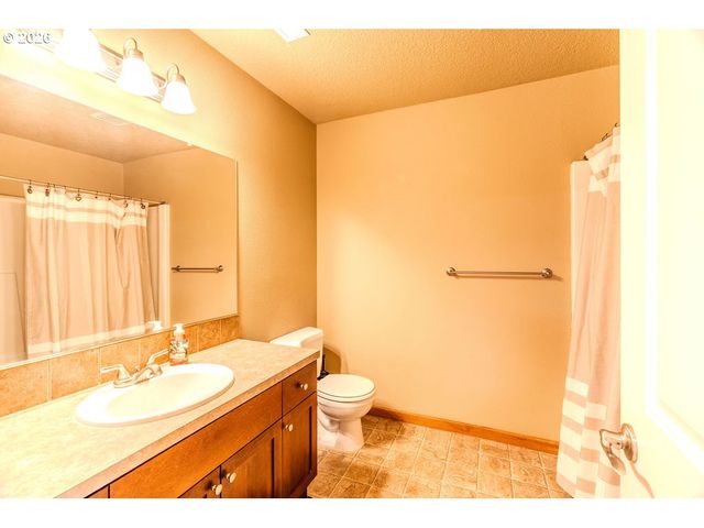 703 Se ANDERSON Ln, Gresham, OR 97080