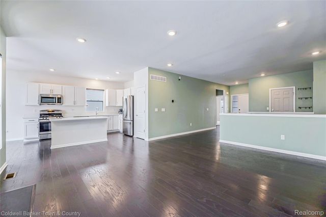 8126 Carston Lane, Green Oak Township, MI 48116