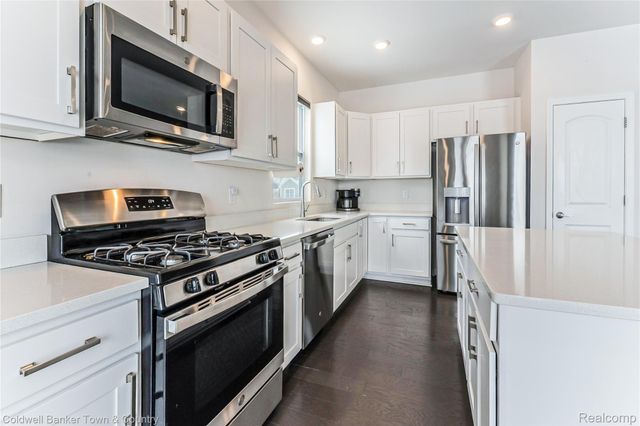 8126 Carston Lane, Green Oak Township, MI 48116