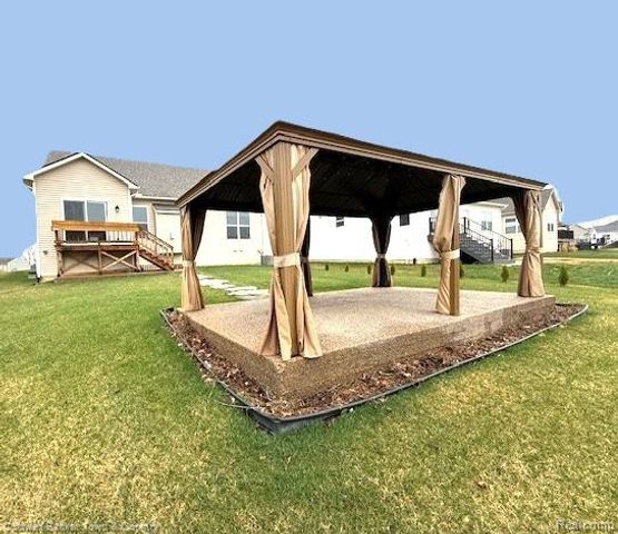 8126 Carston Lane, Green Oak Township, MI 48116