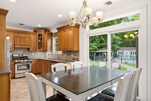 4 Patricks Way, Saint James, NY 11780