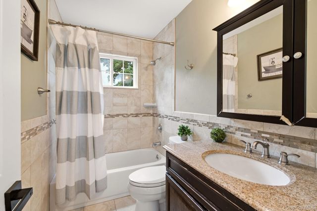 4 Patricks Way, Saint James, NY 11780