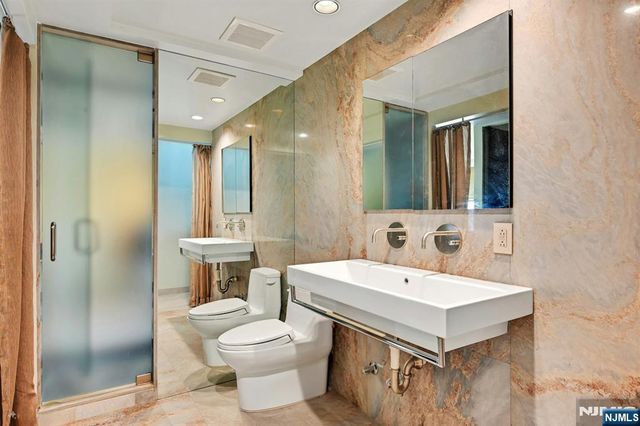 3 Horizon Road 1033, Fort Lee, NJ 07024
